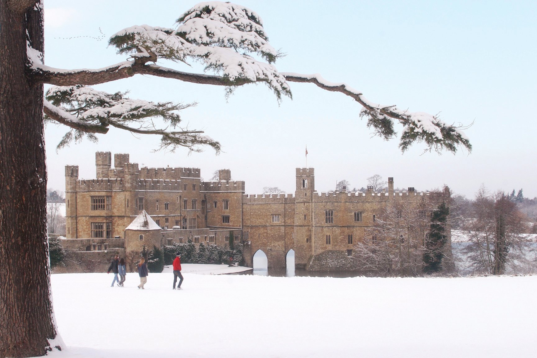Snow at Leeds Castle